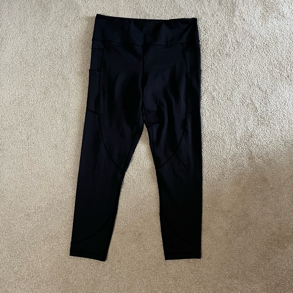 Zyia Black 7/8 Light N Tight Pocket Leggings